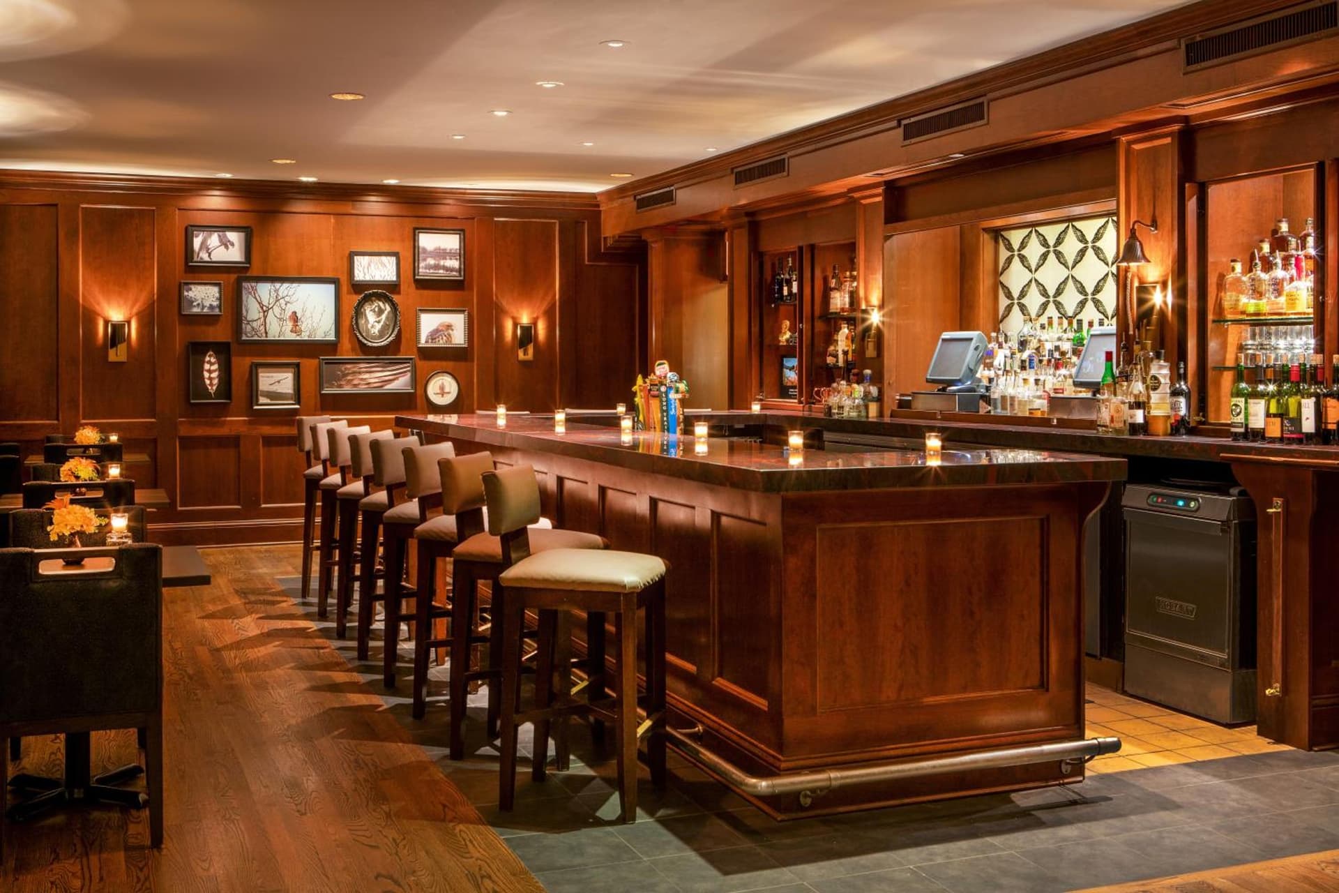 The Equinox Golf Resort & Spa interior in Manchester — gallery photo 2