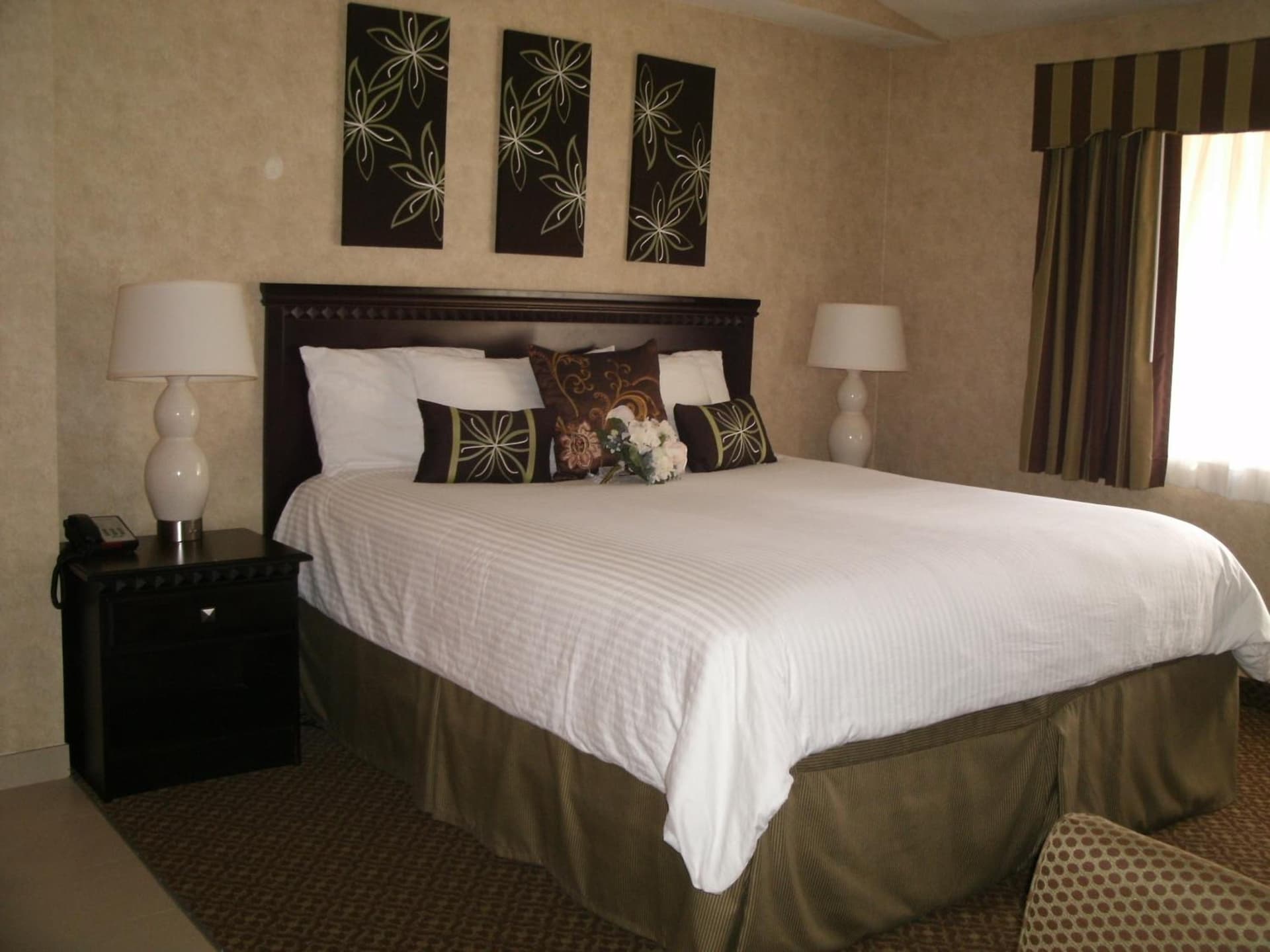 Rosedale Inn property views in Pacific Grove, CA — gallery photo 3