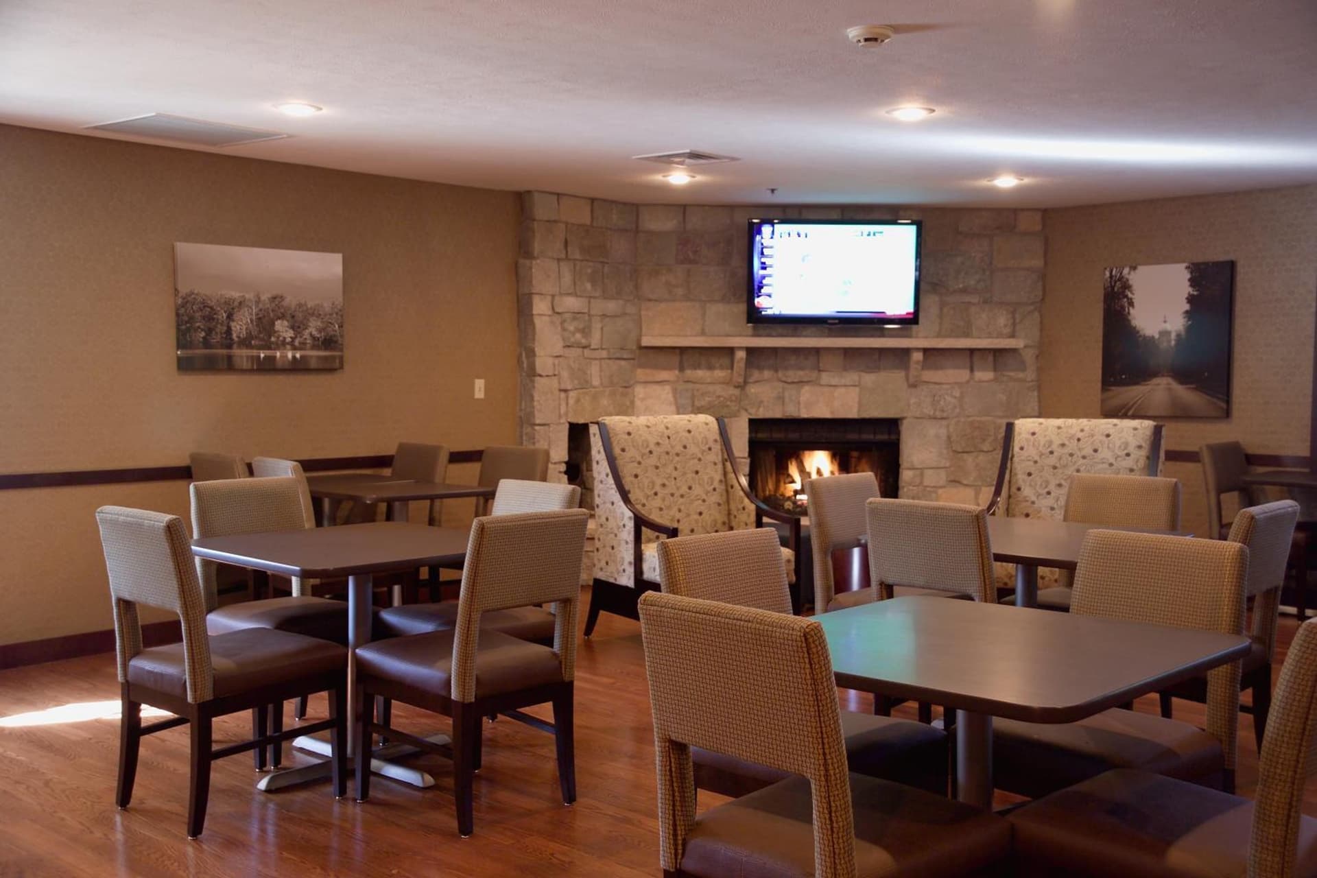 Ivy Court Inn and Suites gallery photo in South Bend, IN — image 34