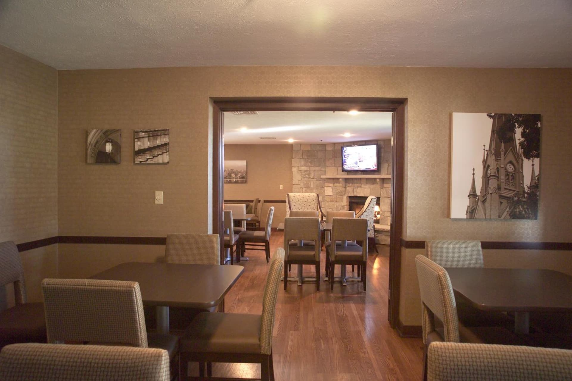Ivy Court Inn and Suites gallery photo in South Bend, IN — image 12