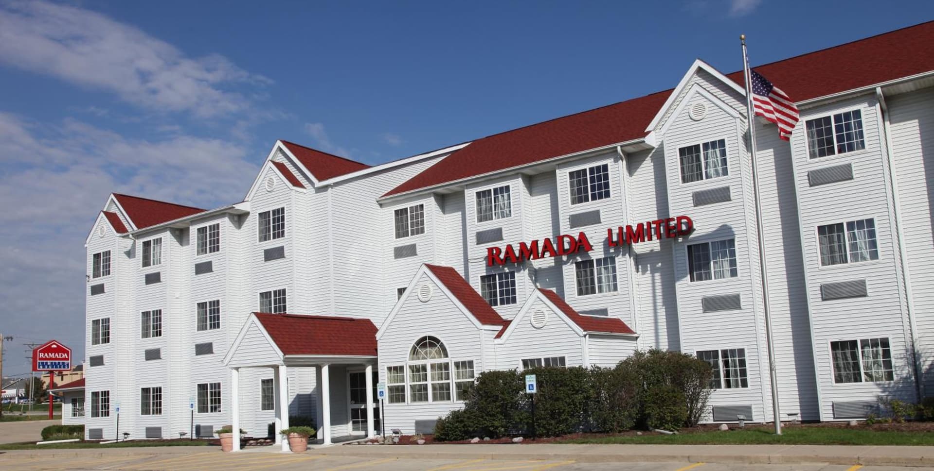 Ramada Limited by Wyndham, Bloomington I-55 & I-74 IL gallery photo in Bloomington, IL — image 13