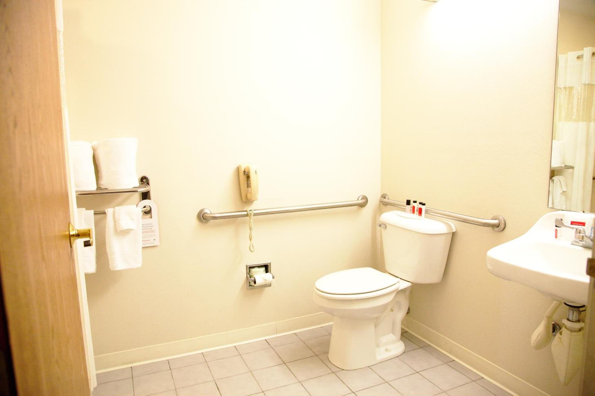 Ramada Limited by Wyndham, Bloomington I-55 & I-74 IL gallery photo in Bloomington, IL — image 28