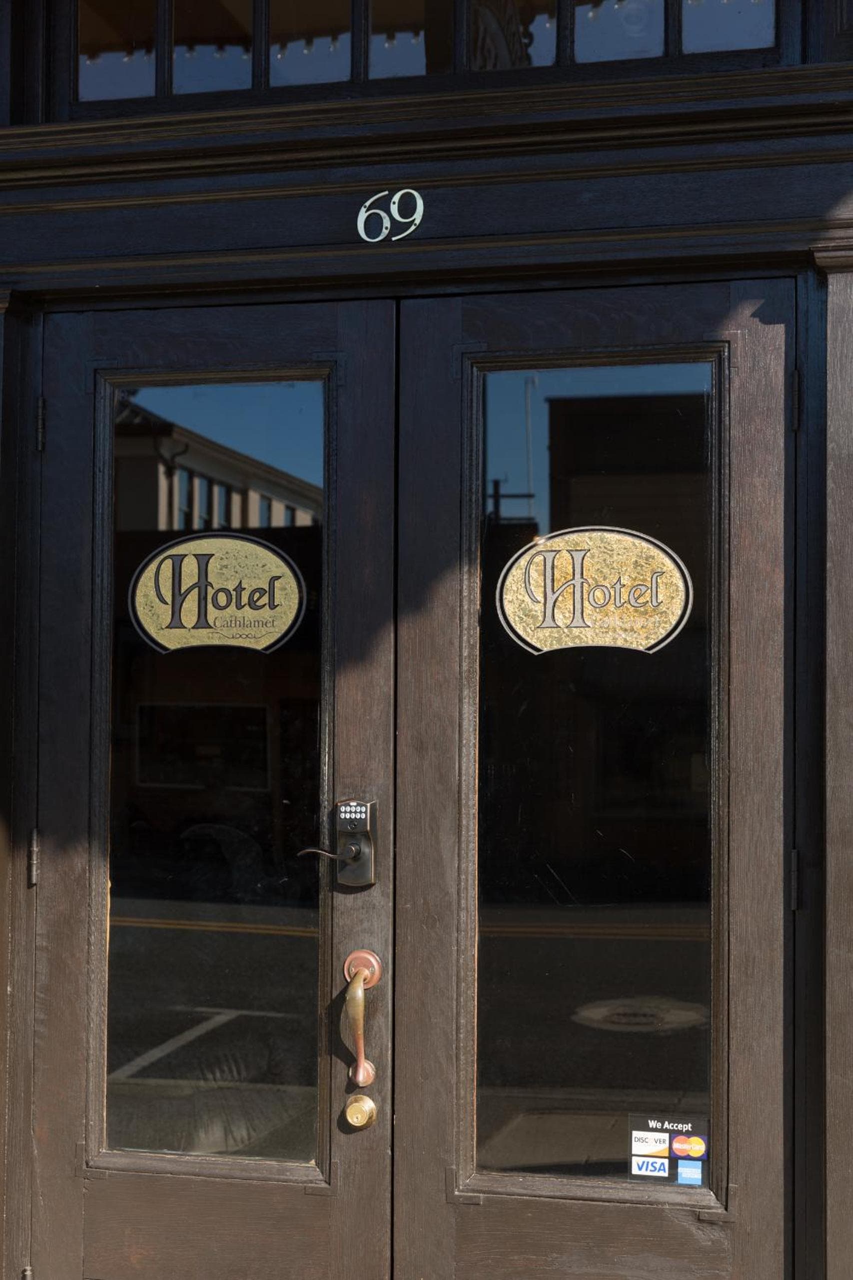 Hotel Cathlamet interior in Cathlamet, WA — gallery photo 2