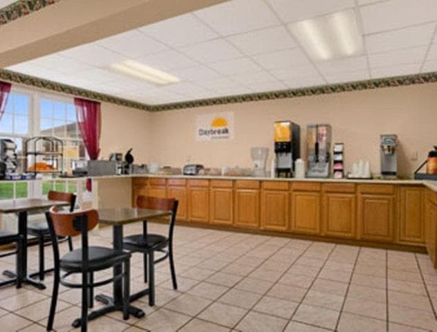 Days Inn by Wyndham Madisonville property views in Madisonville, KY — gallery photo 3