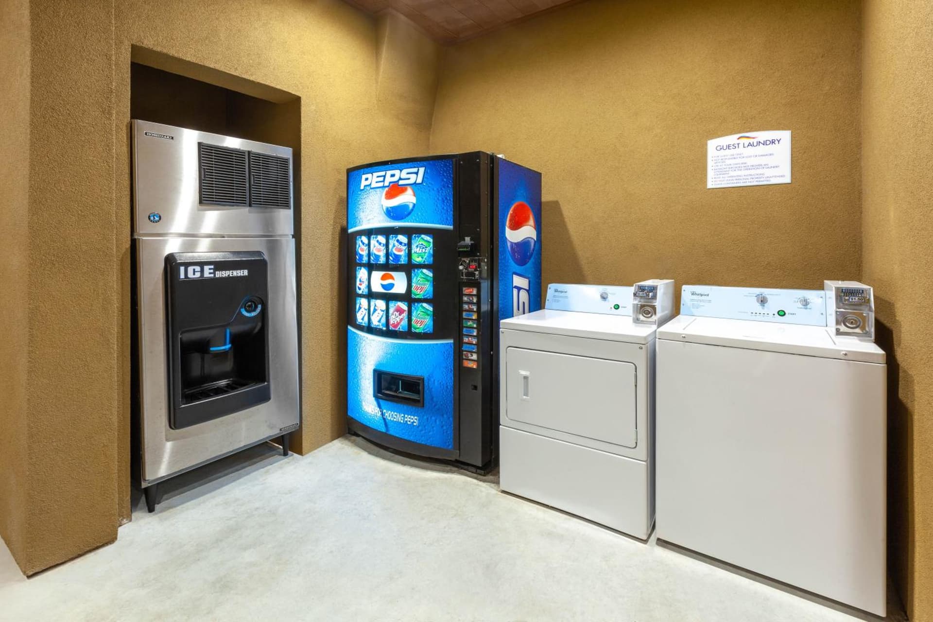 Baymont by Wyndham Houston Hobby Airport interior in Houston, TX — gallery photo 2