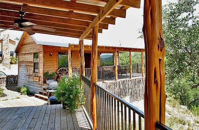 Hideout on the Horseshoe — hotel in Canyon Lake, Texas