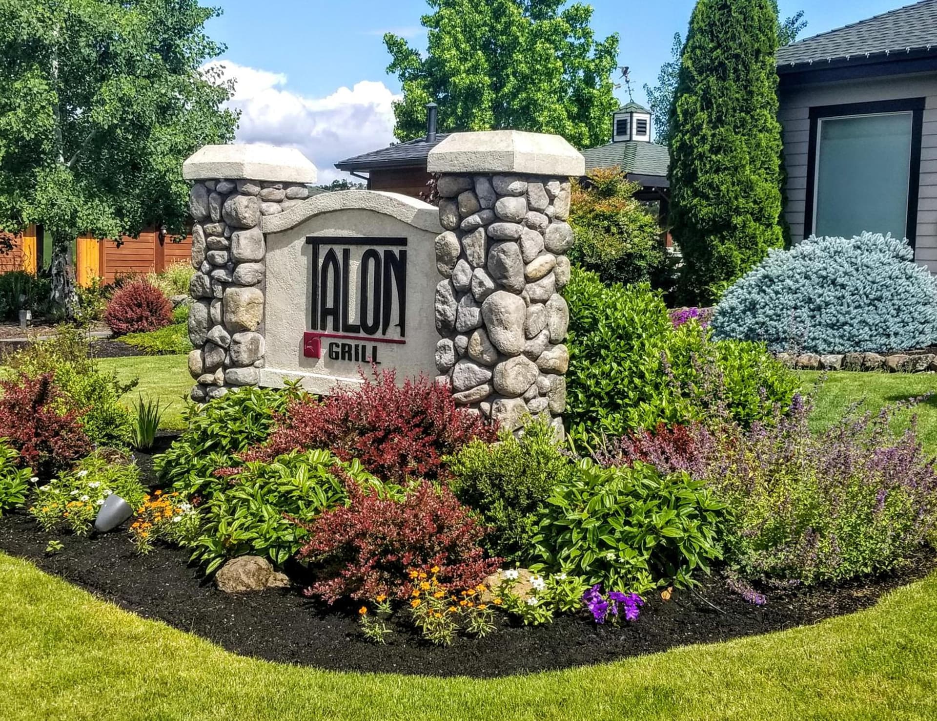 Resort at Eagle Point Golf Club Lodging gallery photo in Medford, OR — image 4