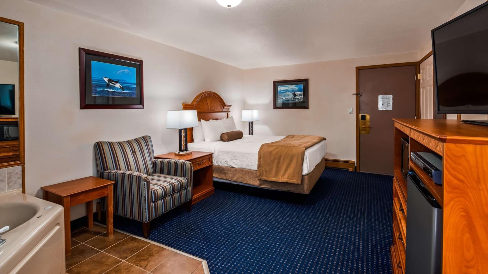 Best Western Valdez Harbor Inn property views in Valdez, AK — gallery photo 3