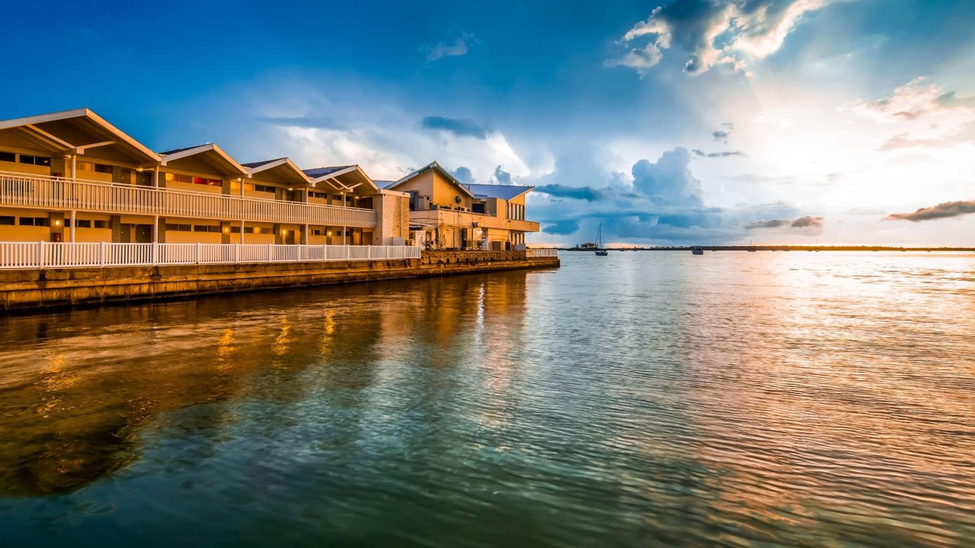 Best Western Plus Yacht Harbor Inn gallery photo in Dunedin, FL — image 11