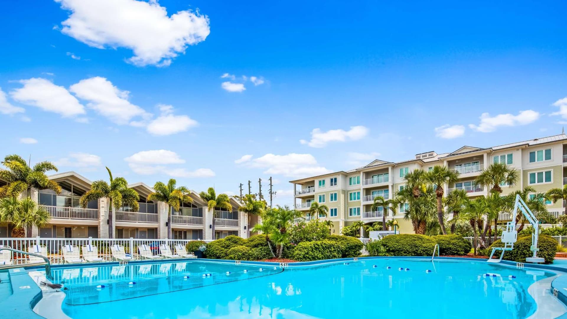 Best Western Plus Yacht Harbor Inn interior in Dunedin, FL — gallery photo 2