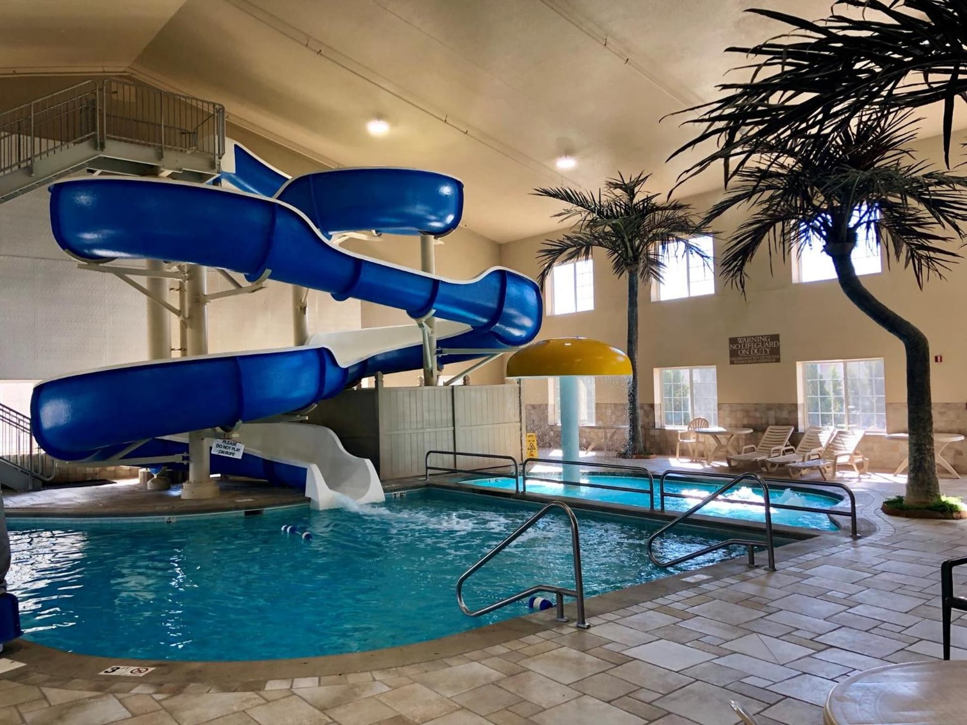Country Inn & Suites by Radisson Bismarck Waterpark gallery photo in Bismarck, ND — image 24
