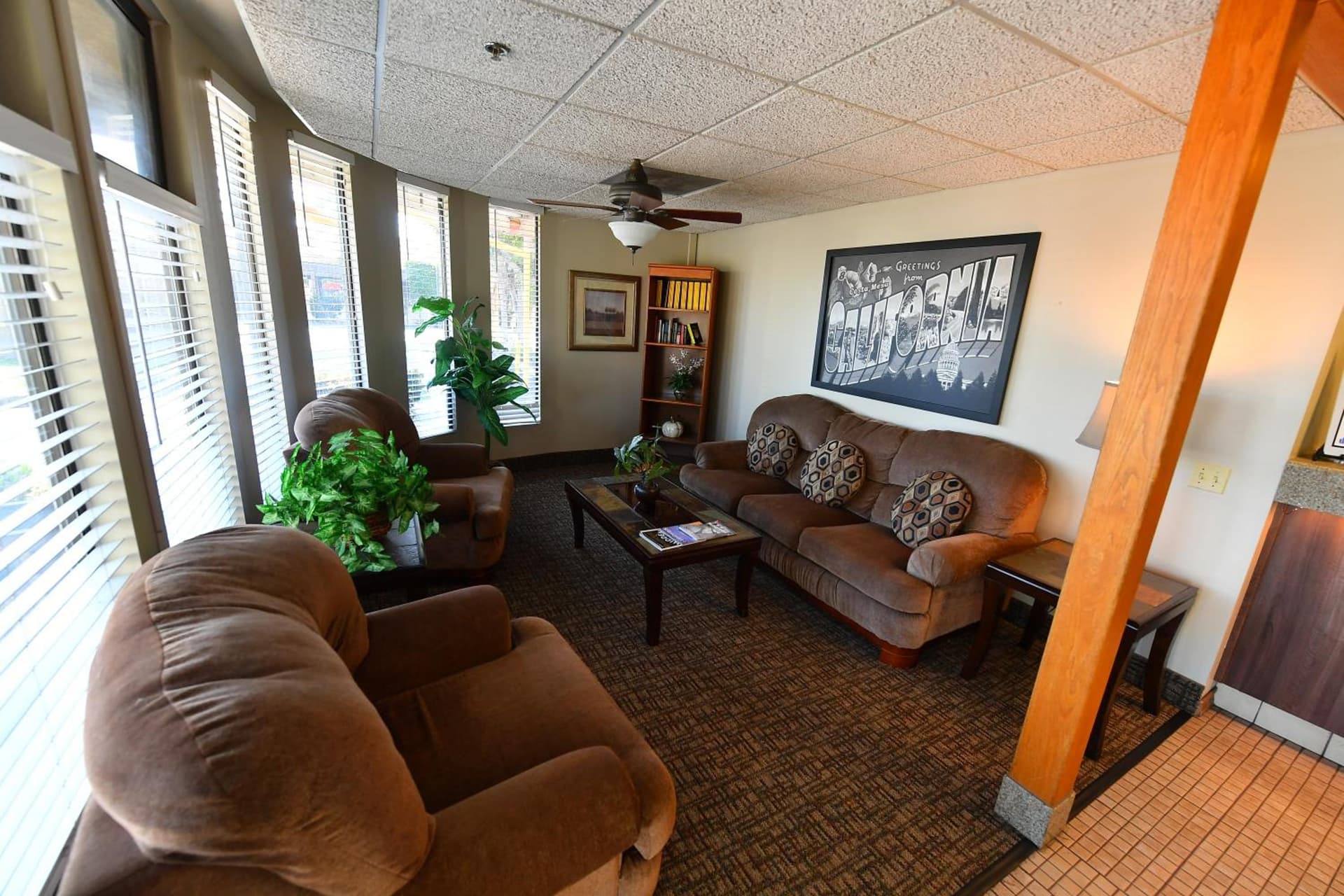 Costa Mesa Inn - Newport Beach Area gallery photo in Costa Mesa, CA — image 21