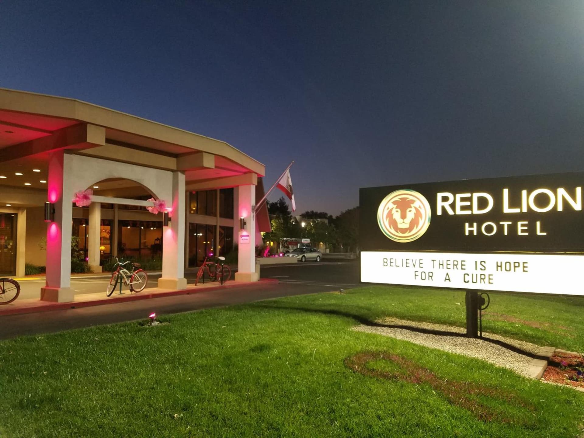Red Lion Hotel Redding gallery photo in Redding, CA — image 30