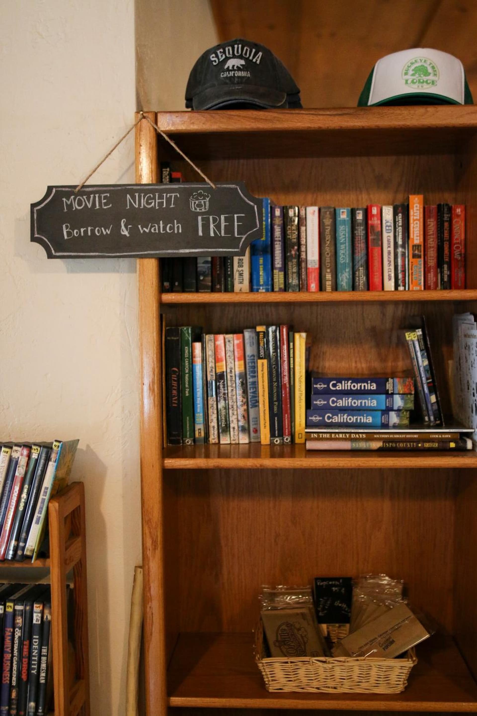Buckeye Tree Lodge gallery photo in Three Rivers, CA — image 29