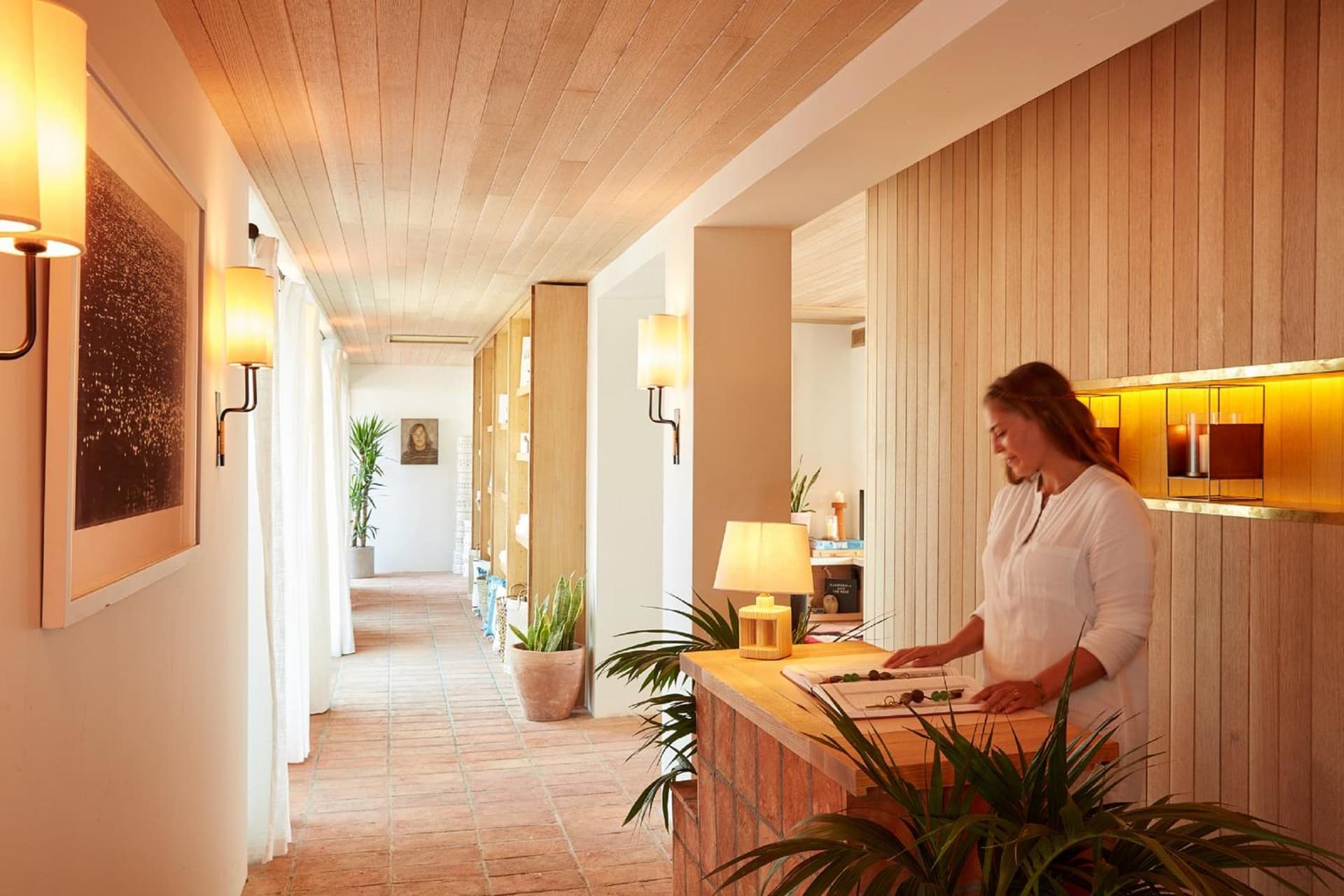 Hotel Joaquin interior in Laguna Beach, CA — gallery photo 2