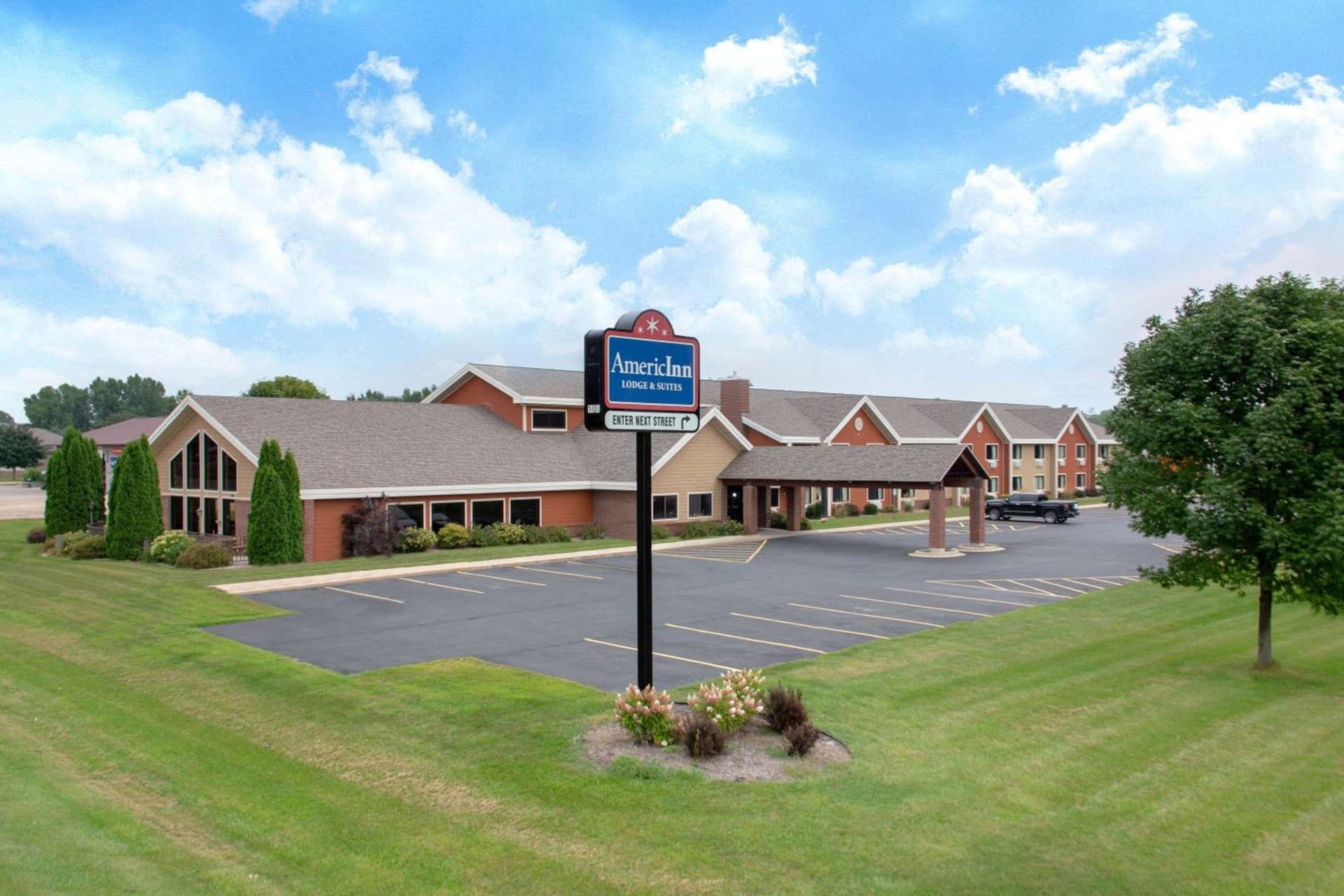 AmericInn by Wyndham New London interior in New London, WI — gallery photo 2
