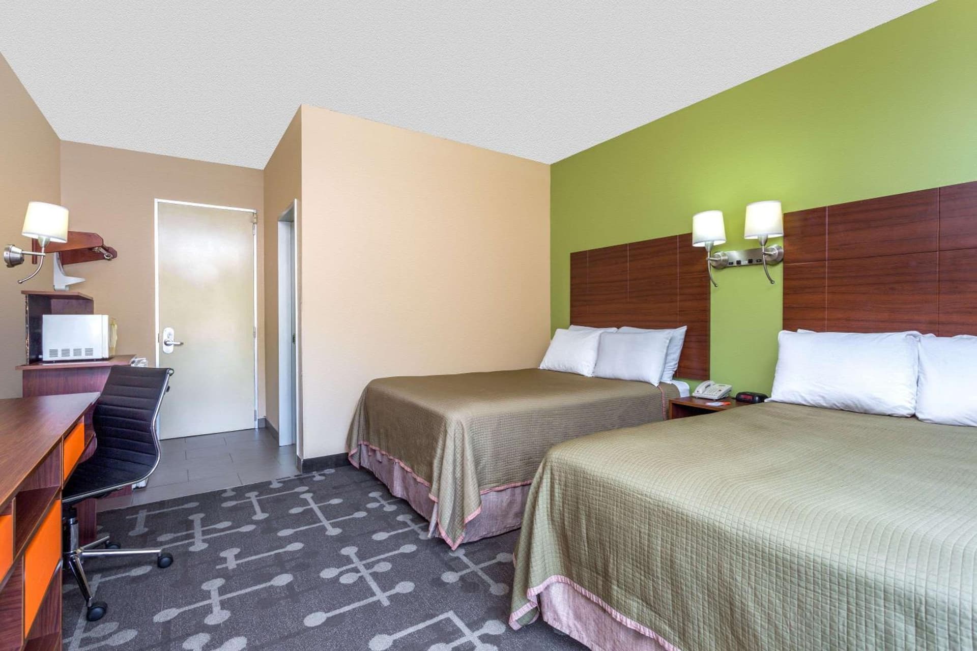 Howard Johnson by Wyndham Athens property views in Athens, GA — gallery photo 3