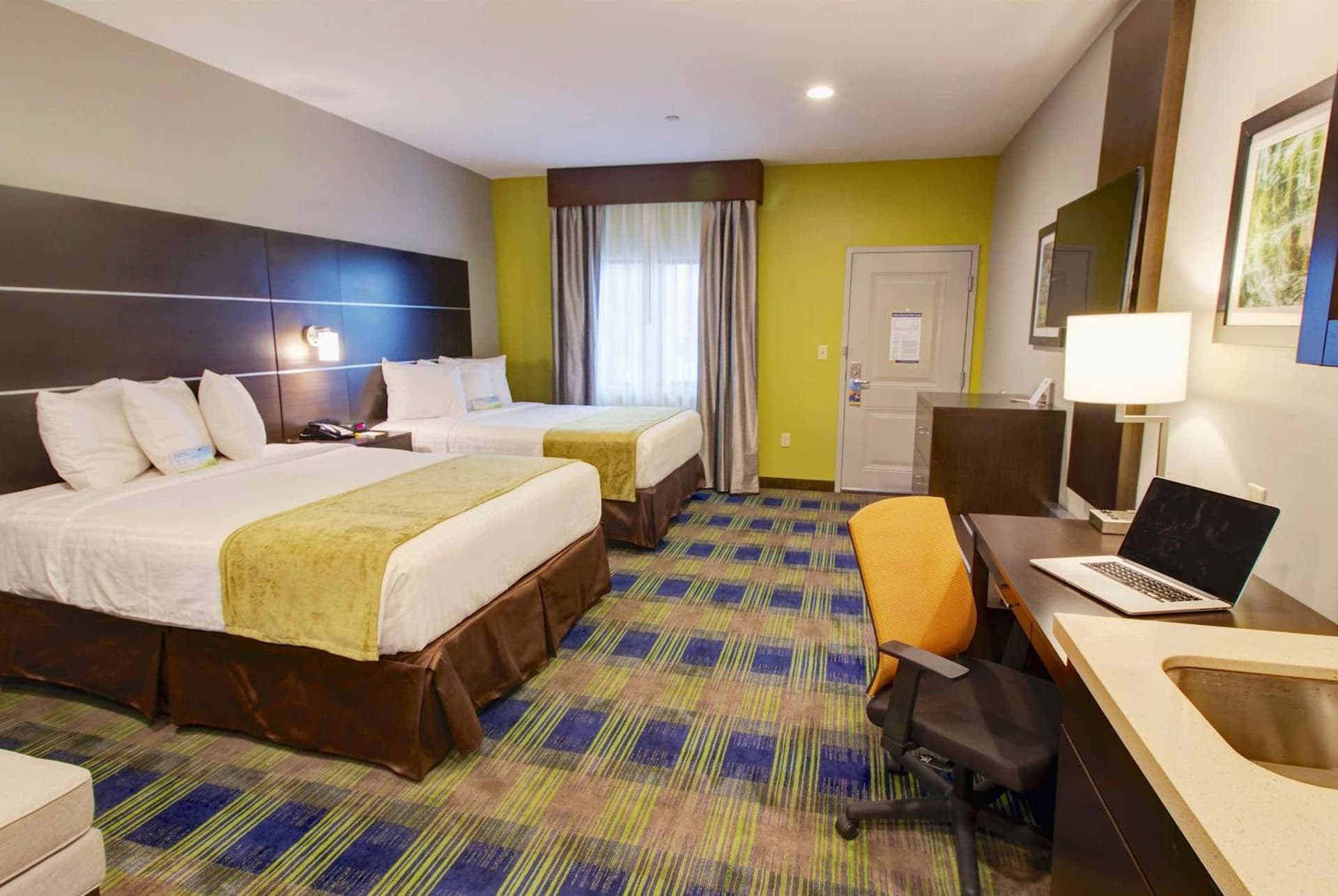 Days Inn & Suites by Wyndham Port Arthur gallery photo in Port Arthur, TX — image 35
