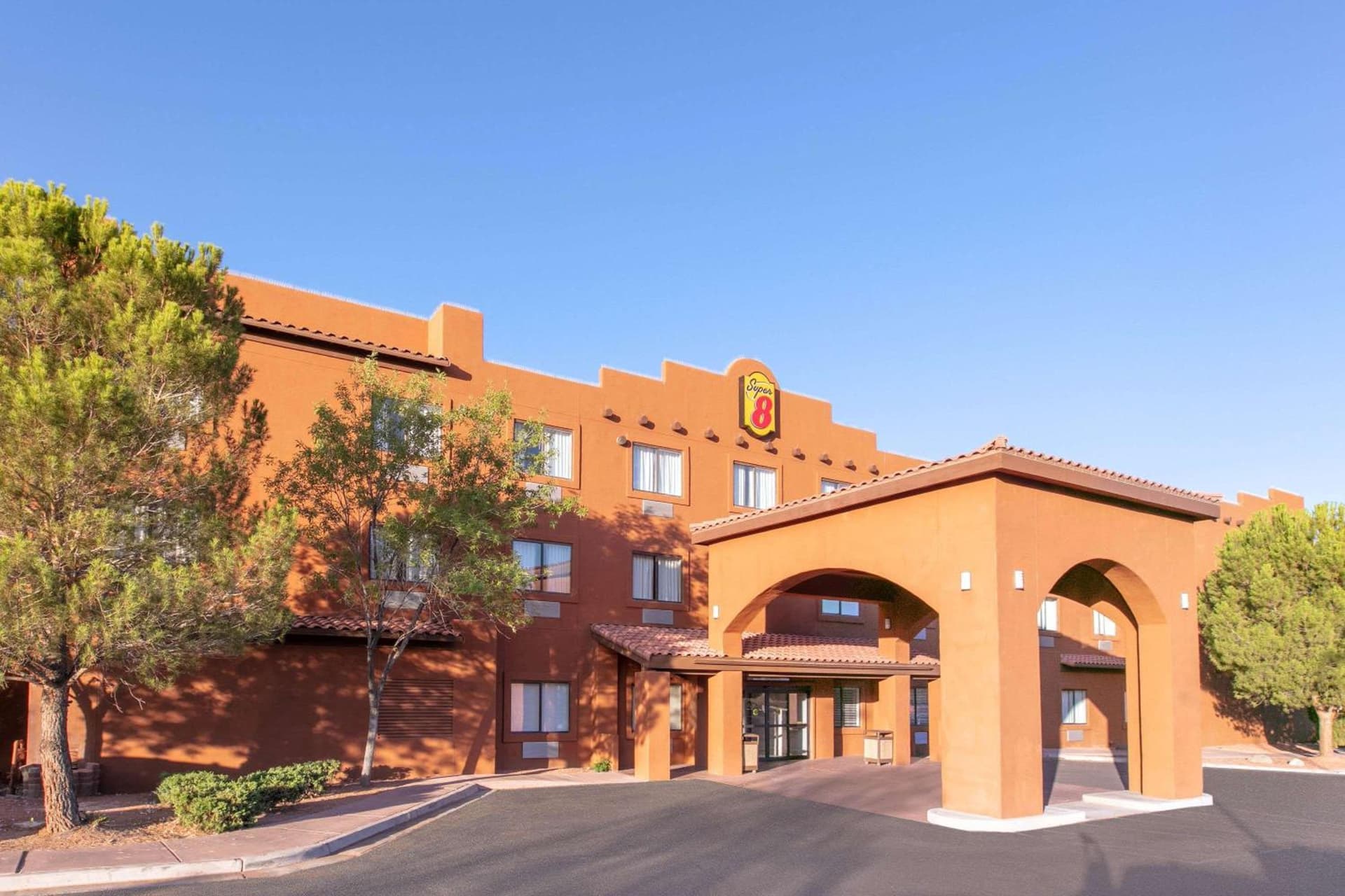 Super 8 by Wyndham Page/Lake Powell property views in Page, AZ — gallery photo 3