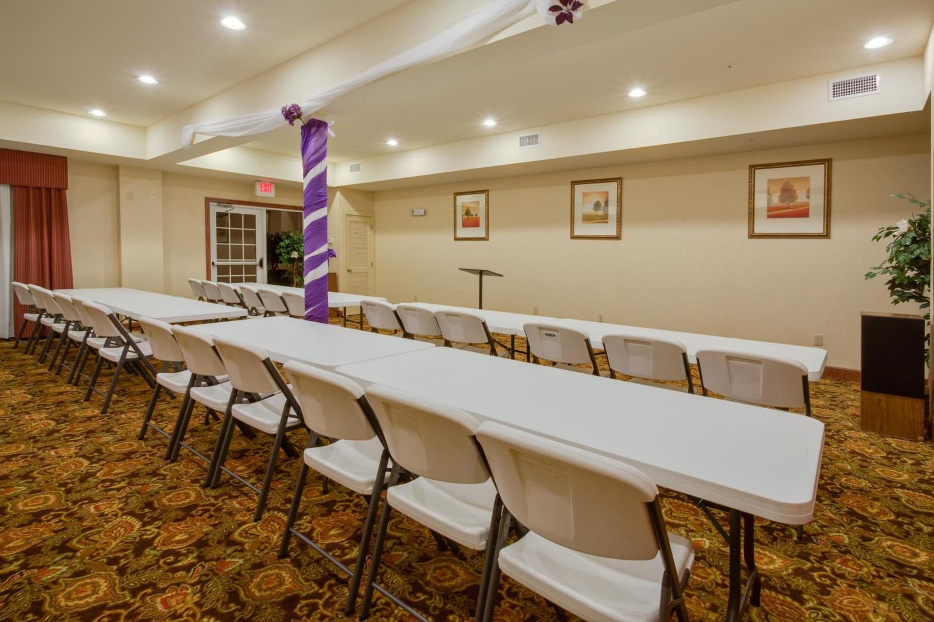Country Inn & Suites by Radisson, Crestview, FL interior in Crestview, FL — gallery photo 2
