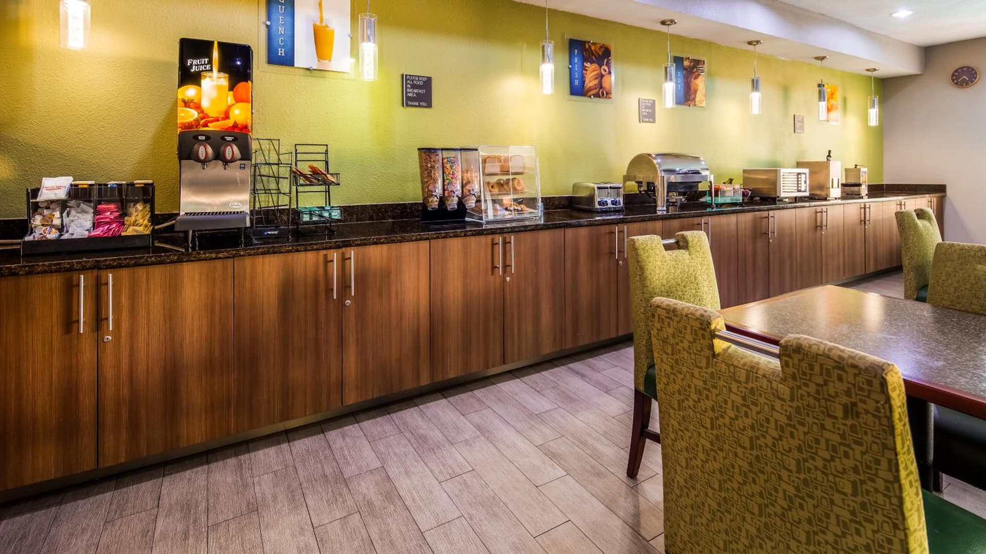 Best Western Executive Inn interior in Seagoville, TX — gallery photo 2