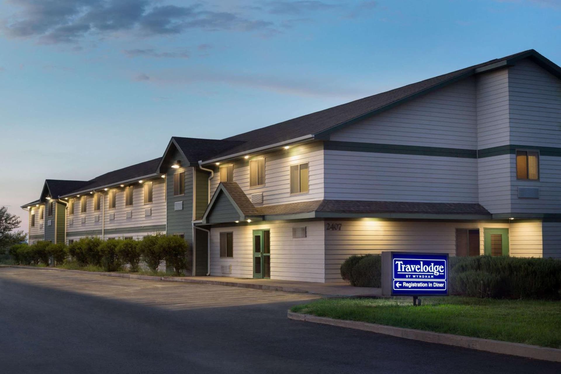 Travelodge by Wyndham Alpine interior in Alpine, TX — gallery photo 2
