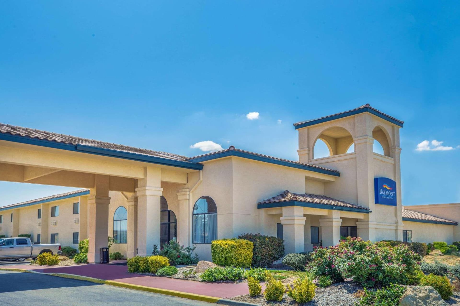 Baymont by Wyndham Tehachapi featured exterior or lobby in Tehachapi, CA — similar hotel