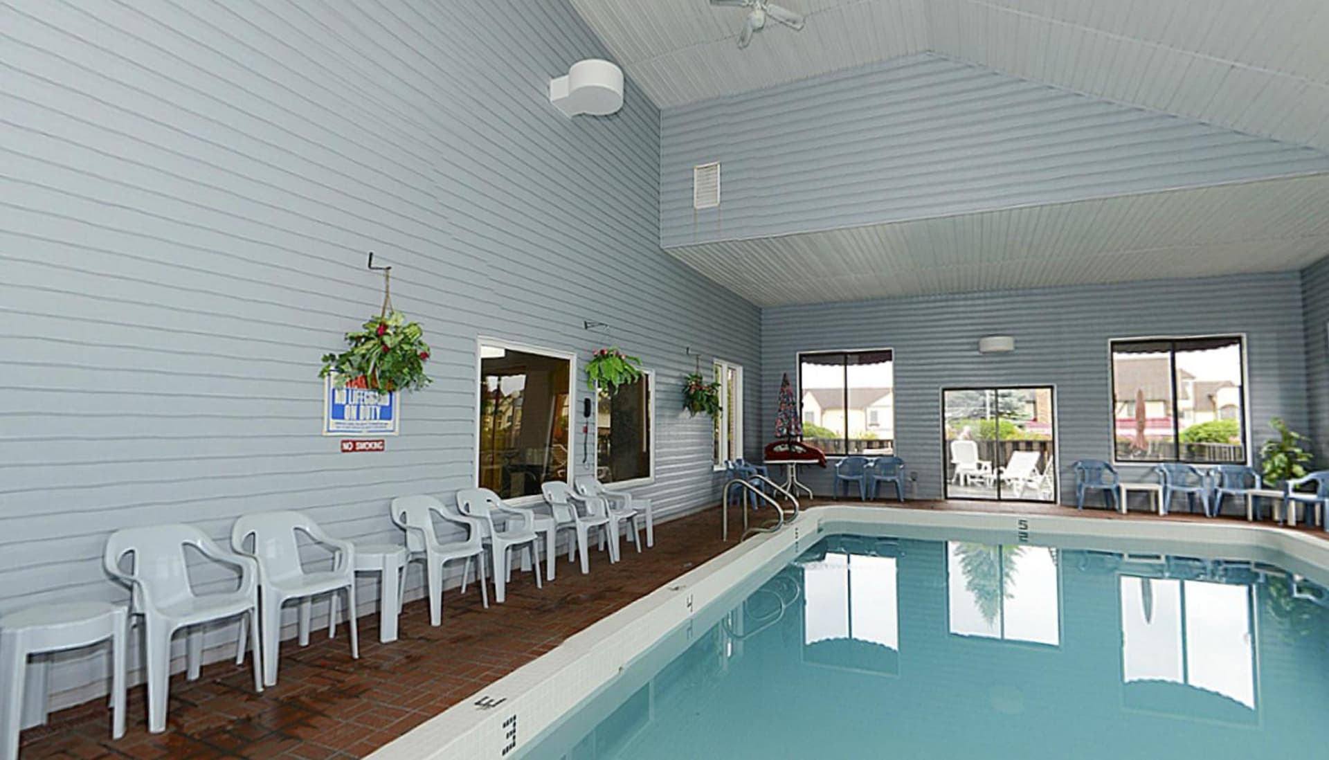 Americas Best Value Inn Saint Ignace interior in Saint Ignace, MI — gallery photo 2