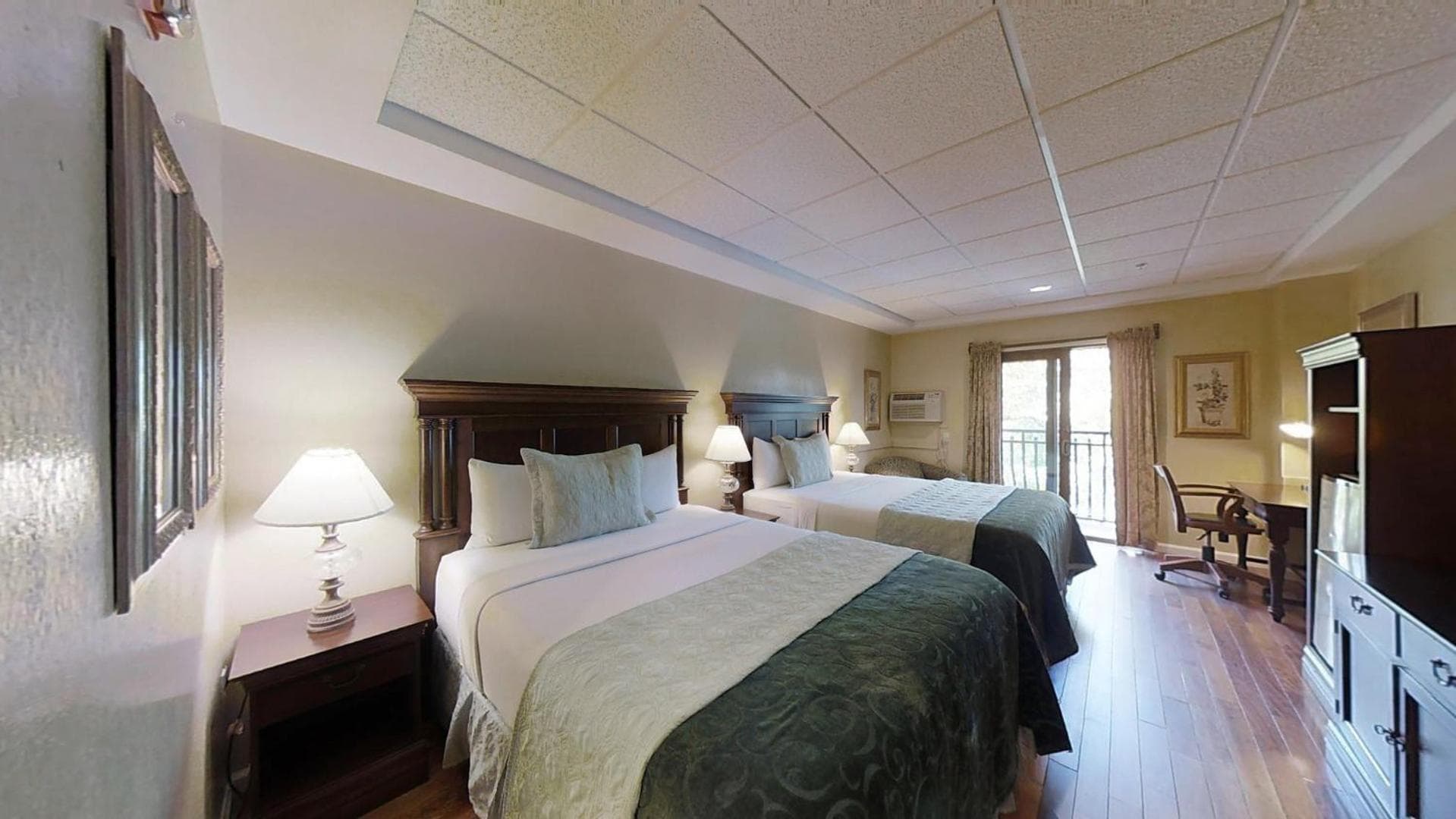Ocean Inn & Suites property views in Saint Simons Island, GA — gallery photo 3