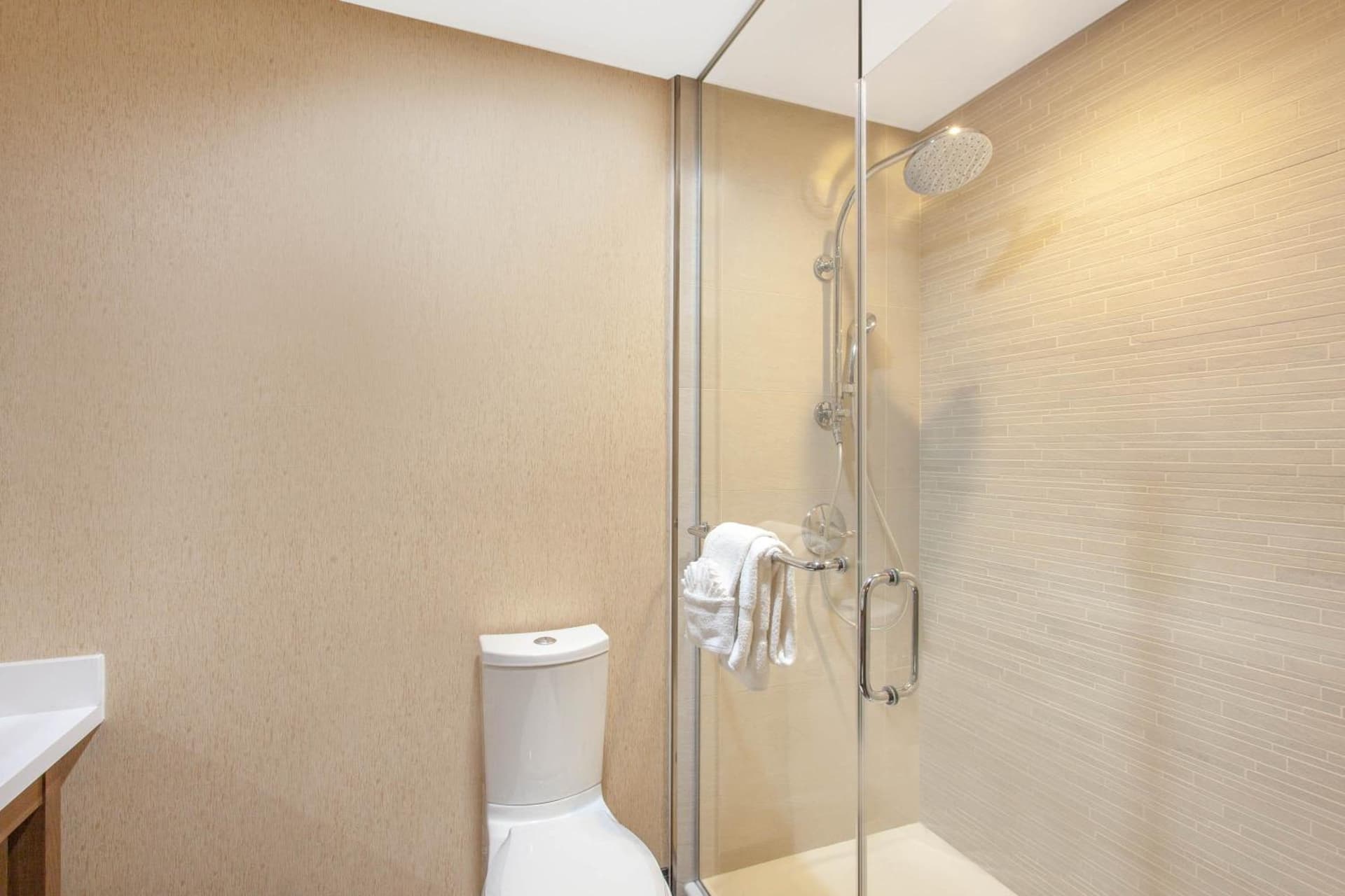 Wyndham Anaheim gallery photo in Anaheim, CA — image 11