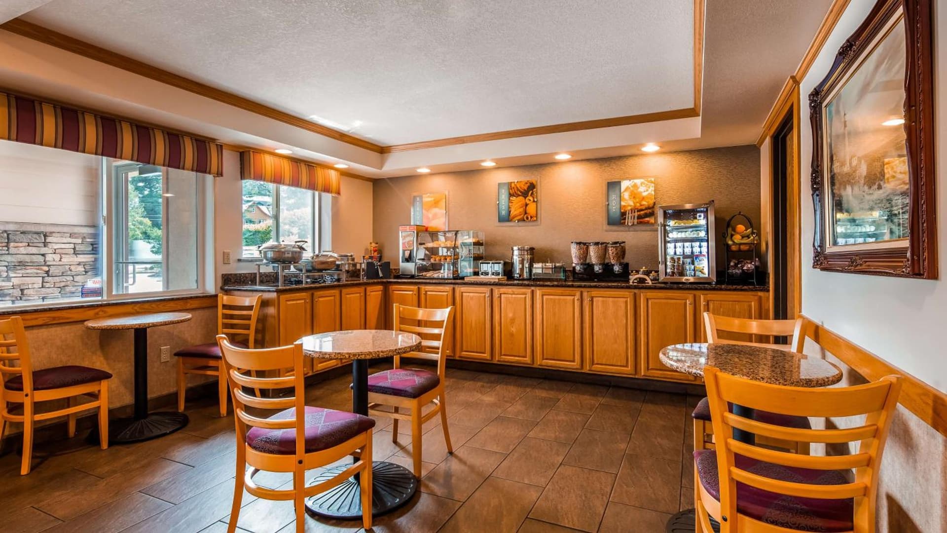 Best Western Plus Landmark Inn property views in Lincoln City, OR — gallery photo 3