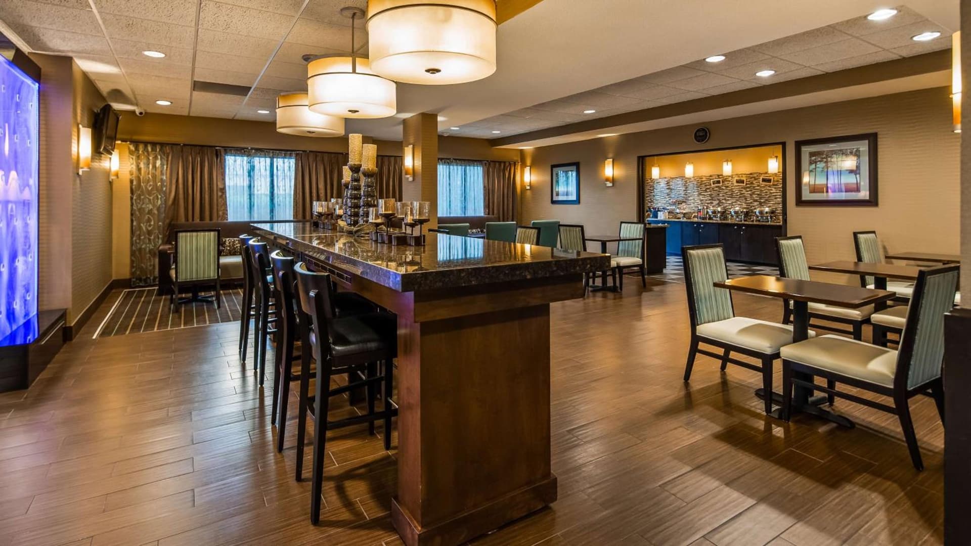 Best Western Plus Wichita West Airport Inn interior in Wichita, KS — gallery photo 2
