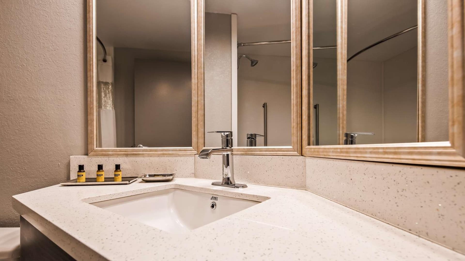 Best Western Plus Bloomington East gallery photo in Bloomington, IL — image 18