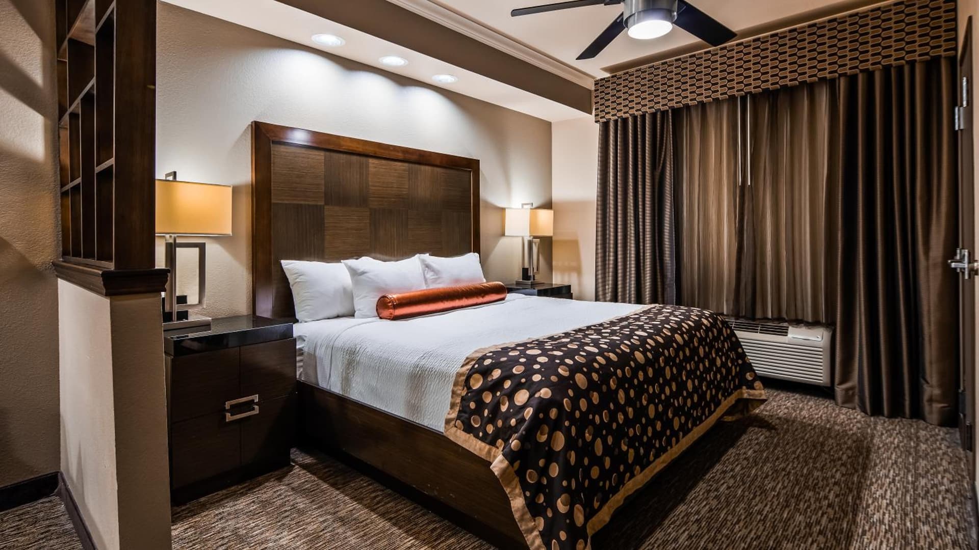 Best Western Premier Crown Chase Inn & Suites gallery photo in Denton, TX — image 39