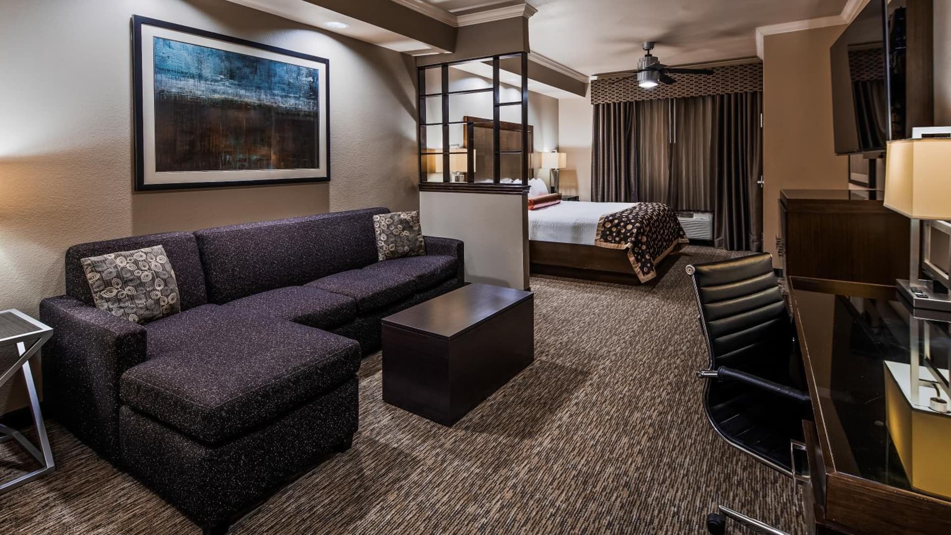 Best Western Premier Crown Chase Inn & Suites gallery photo in Denton, TX — image 18