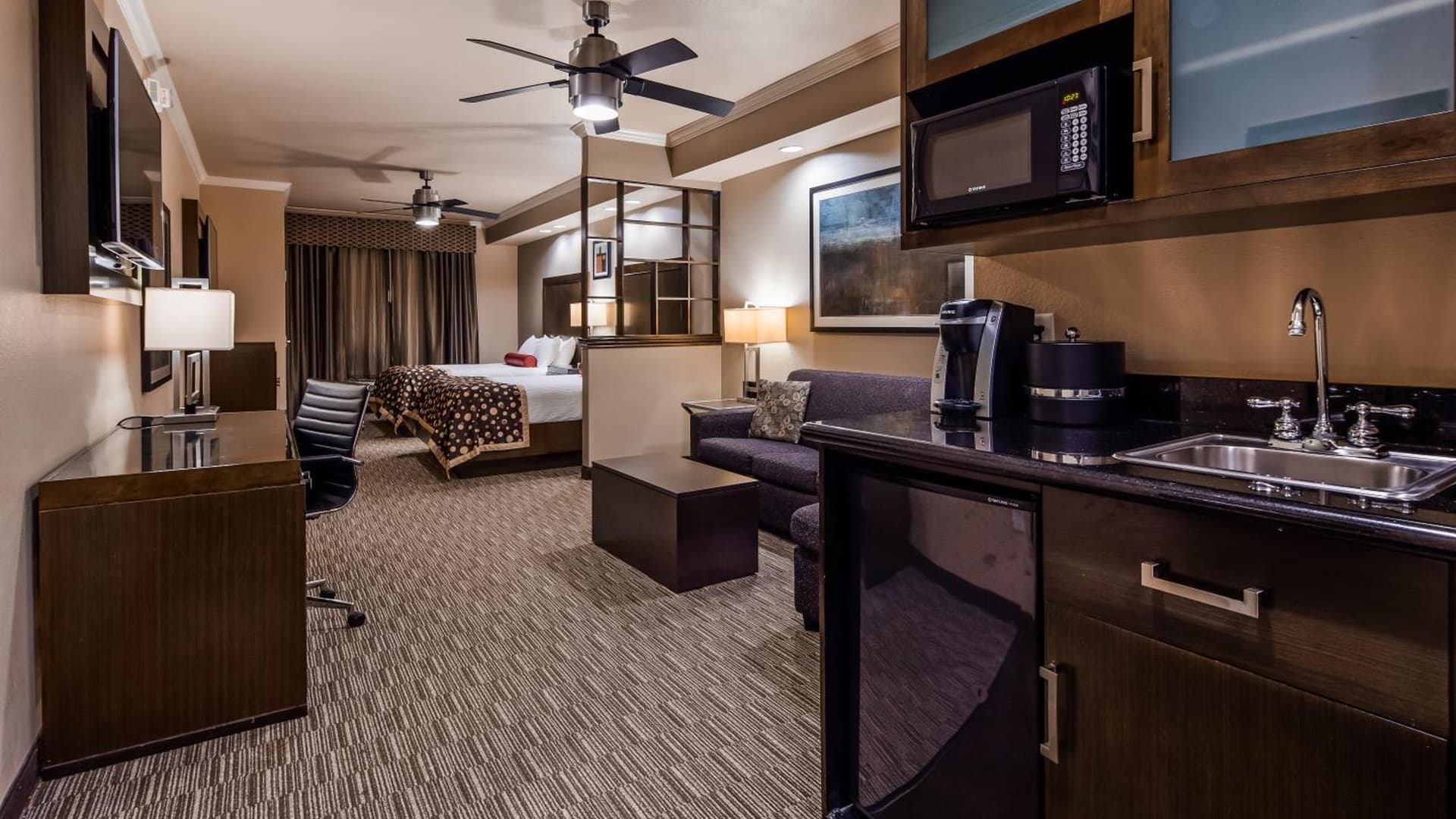 Best Western Premier Crown Chase Inn & Suites gallery photo in Denton, TX — image 33