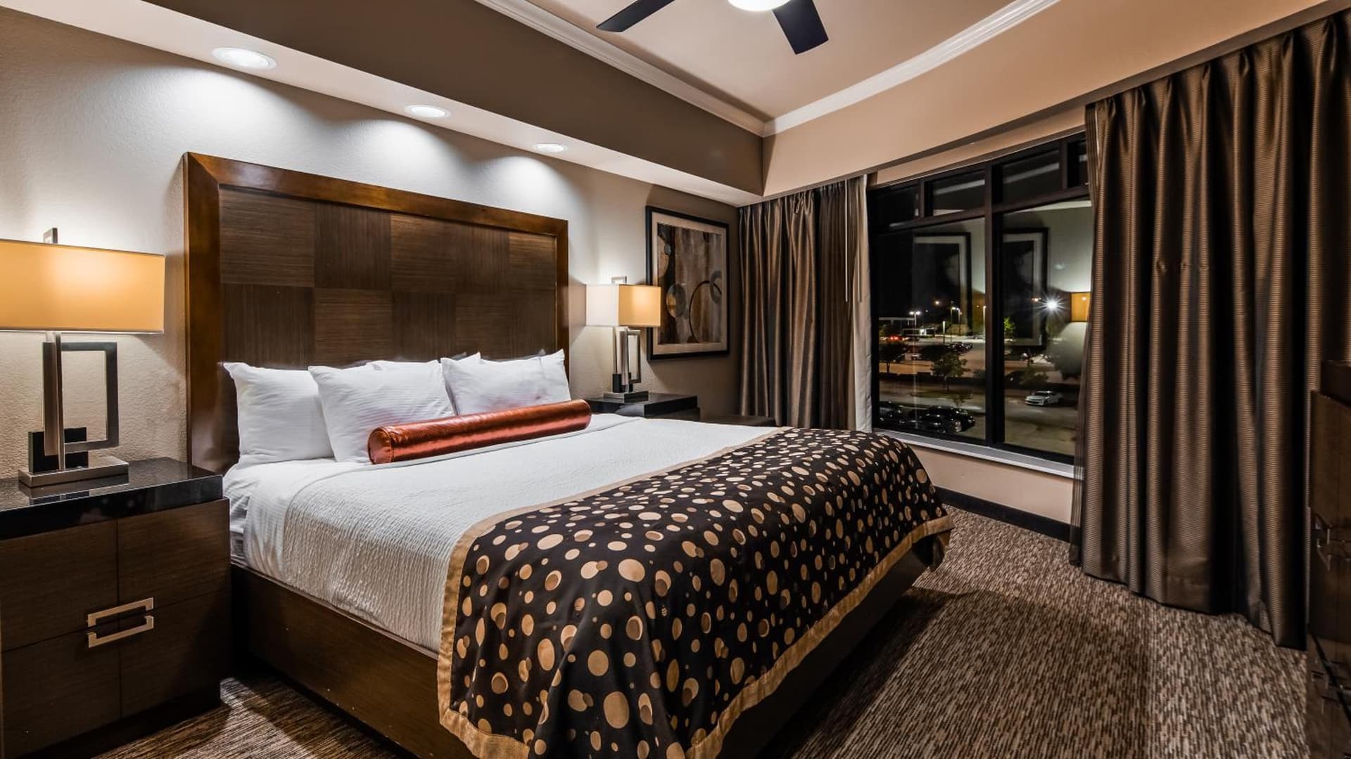 Best Western Premier Crown Chase Inn & Suites gallery photo in Denton, TX — image 36