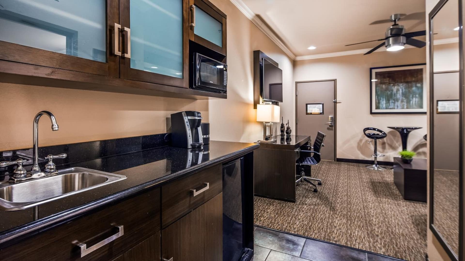 Best Western Premier Crown Chase Inn & Suites gallery photo in Denton, TX — image 16
