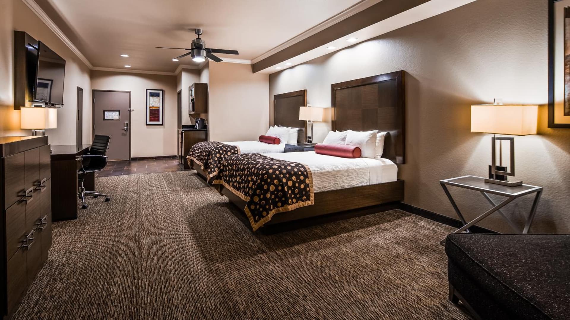 Best Western Premier Crown Chase Inn & Suites gallery photo in Denton, TX — image 25