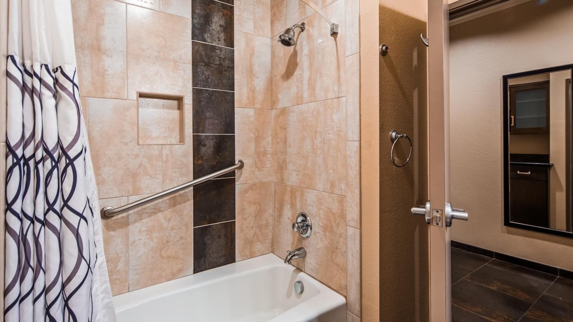 Best Western Premier Crown Chase Inn & Suites gallery photo in Denton, TX — image 17