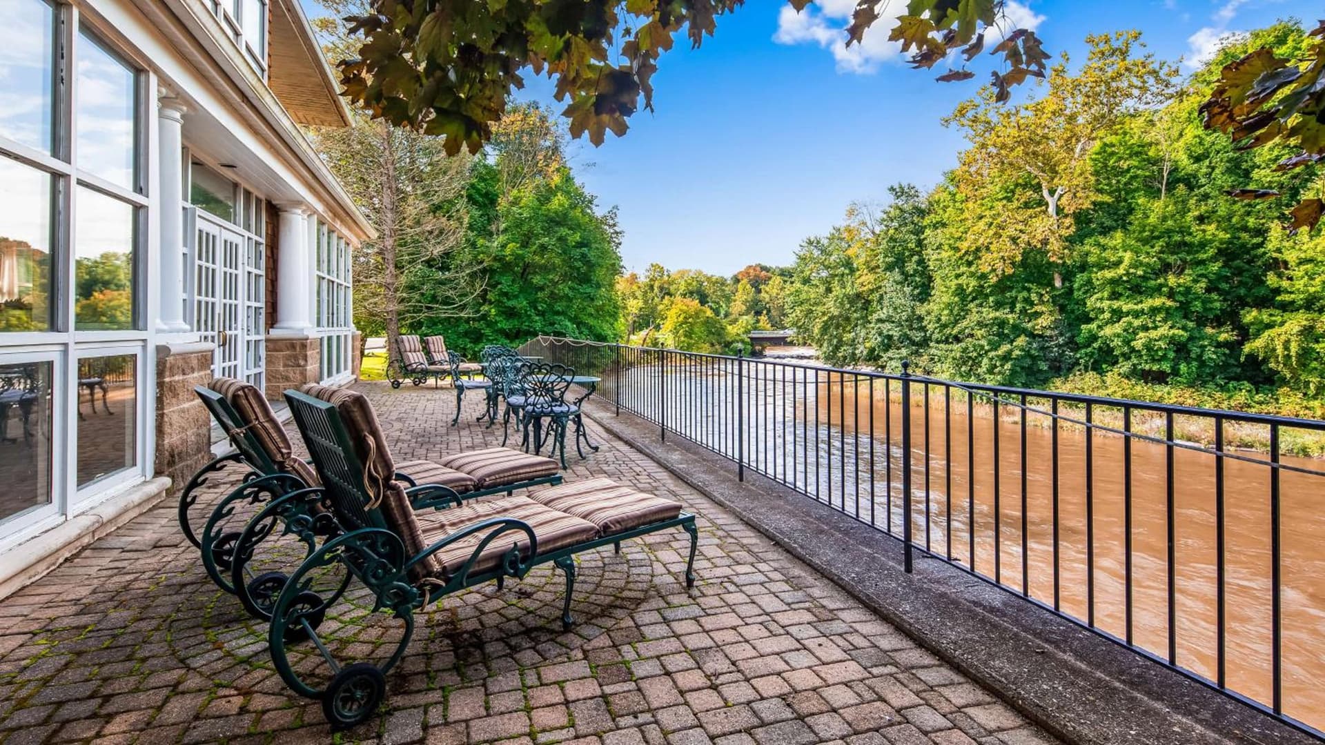 Best Western Plus The Inn & Suites At The Falls gallery photo in Poughkeepsie, NY — image 11