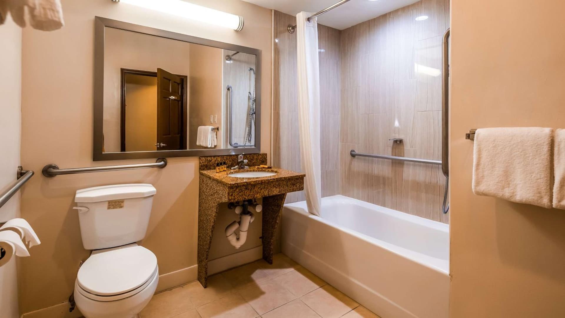 Best Western Plus The Inn & Suites At The Falls gallery photo in Poughkeepsie, NY — image 12