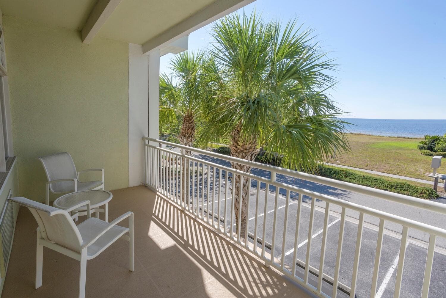 TAMPA BAY, BEACH step away, WIFI, FREE PARKING,POOLS, JACUZZI gallery photo in Ruskin, FL — image 74