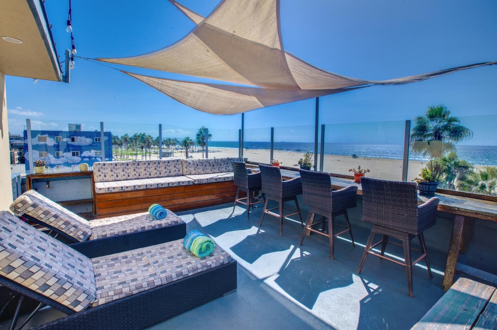 Venice Breeze Suites interior in Los Angeles, CA — gallery photo 2