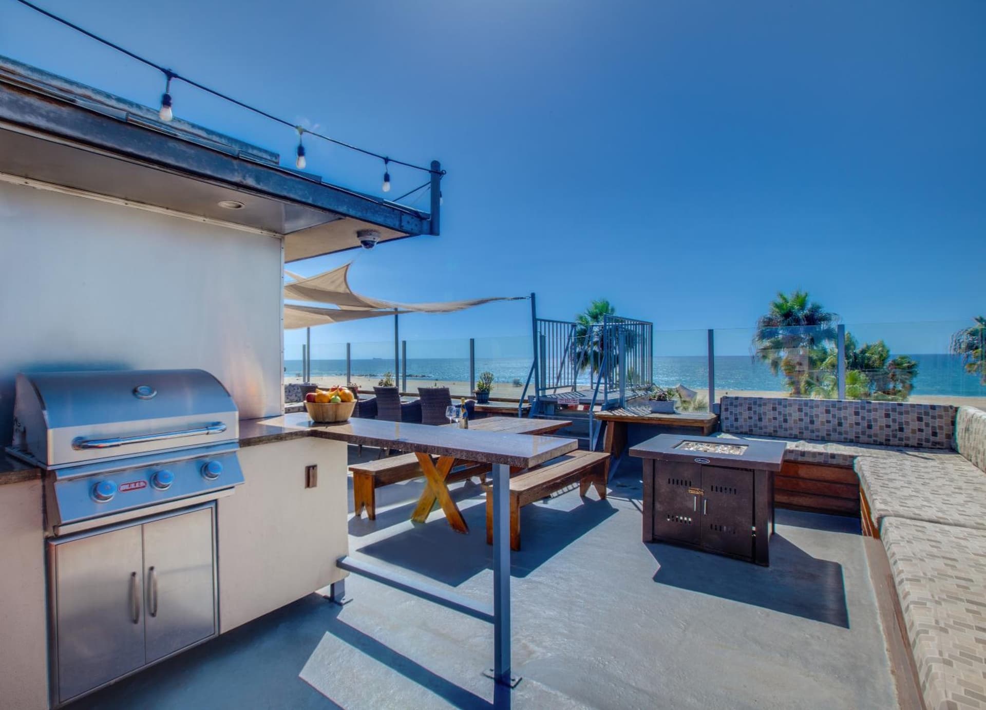 Venice Breeze Suites property views in Los Angeles, CA — gallery photo 3