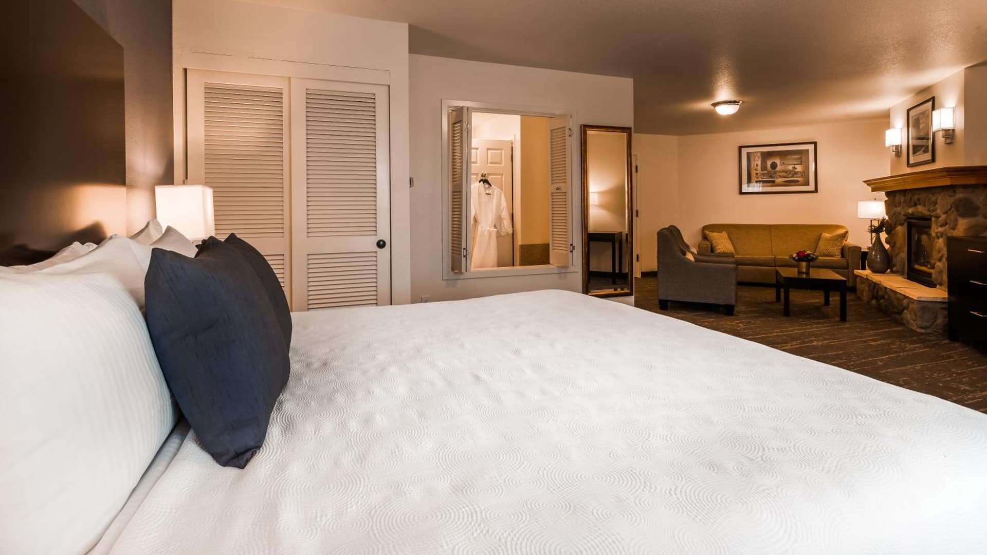 Best Western Plus Edmonds Harbor Inn gallery photo in Edmonds, WA — image 71