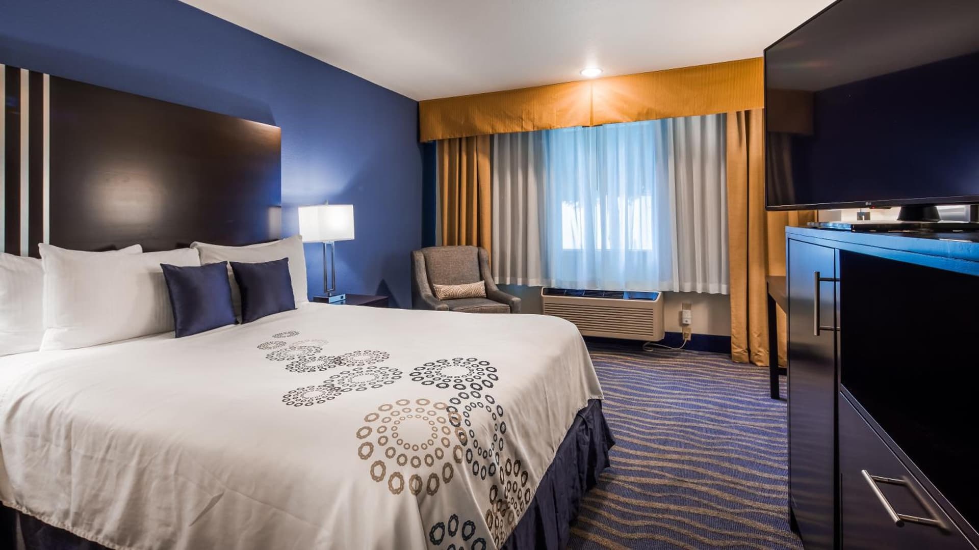 Best Western Plus Edmonds Harbor Inn gallery photo in Edmonds, WA — image 57