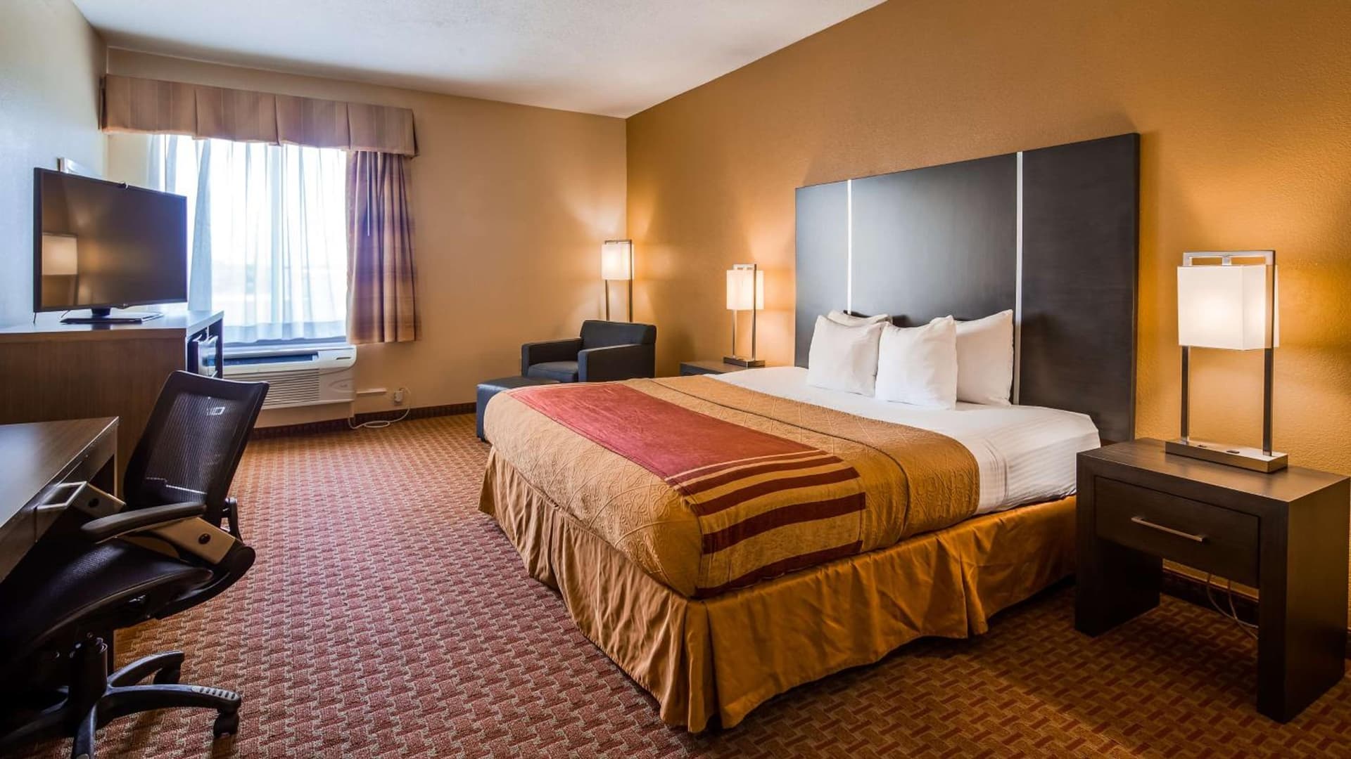 Best Western Plus North Houston Inn & Suites property views in Houston, TX — gallery photo 3