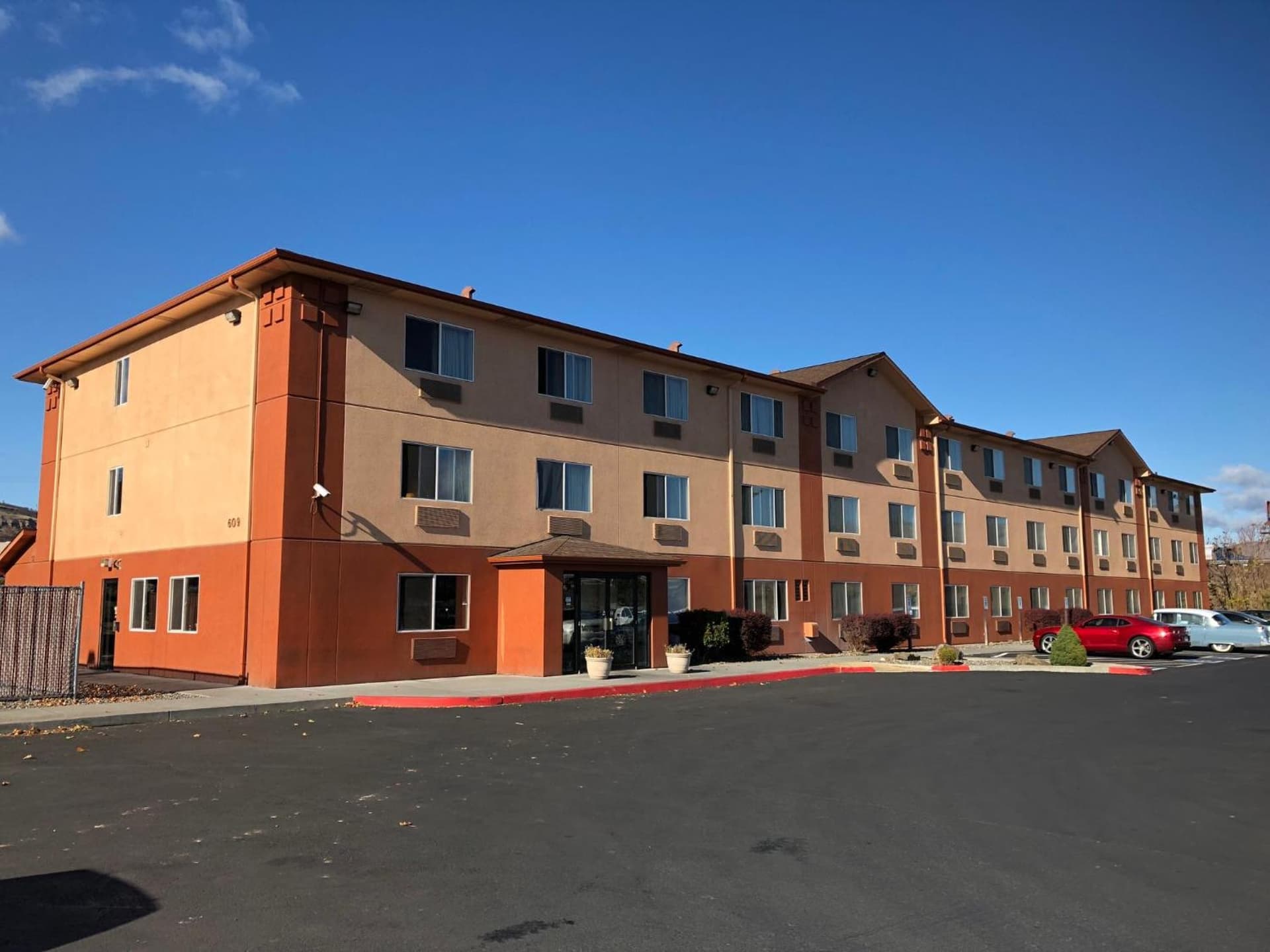 Super 8 by Wyndham The Dalles OR featured exterior or lobby in The Dalles, OR — similar hotel