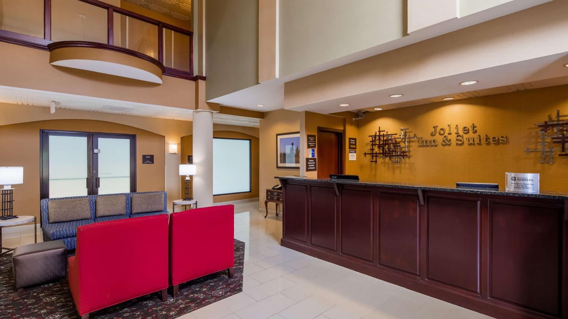 Best Western Joliet Inn & Suites interior in Joliet, IL — gallery photo 2